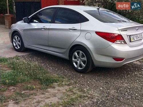 Hyundai Accent 2011