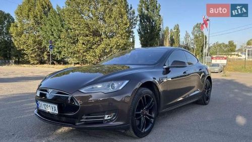 Tesla Model S 2014