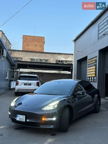 Tesla Model 3 2023