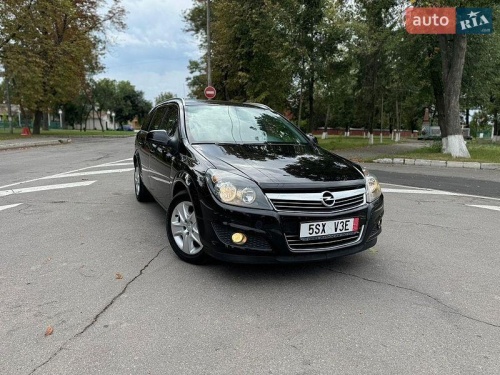 Opel Astra 2011