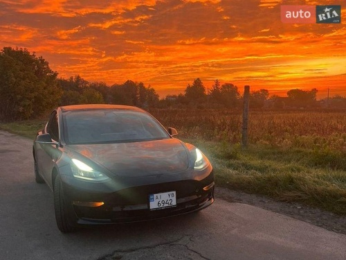 Tesla Model 3 2020