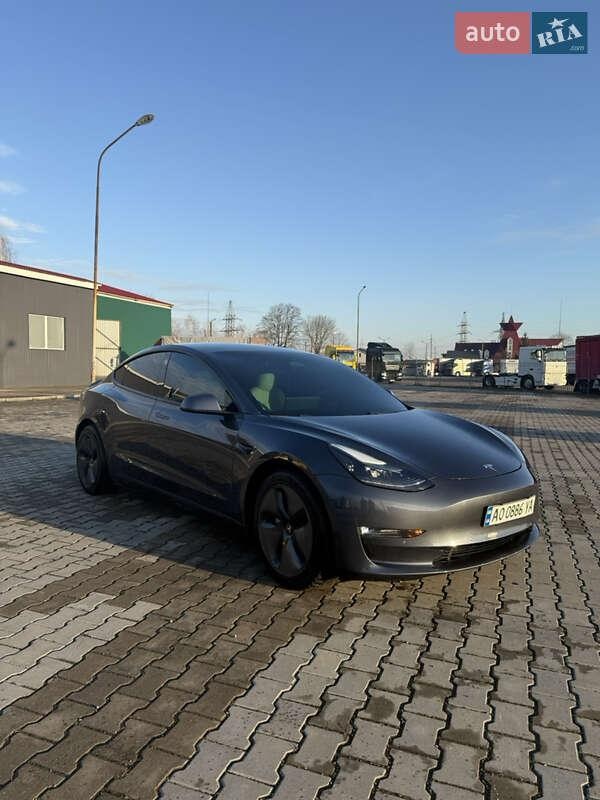Tesla Model 3 2021