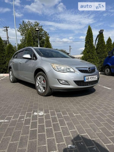 Opel Astra 2011