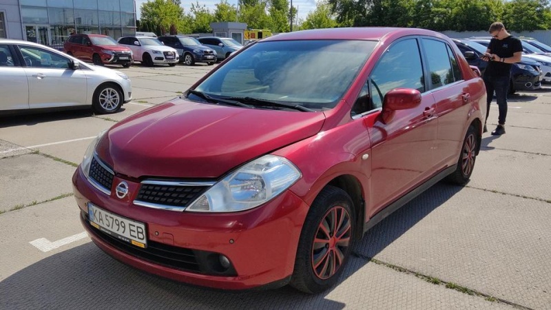 Nissan TIIDA 2008