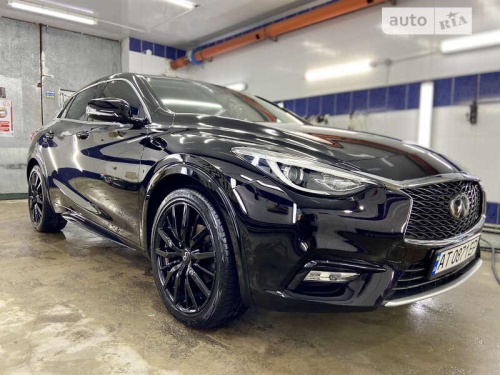 Infiniti Q30 2016