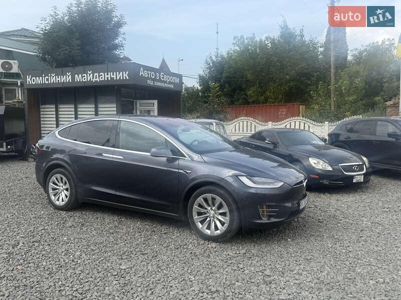 Tesla Model X 2019