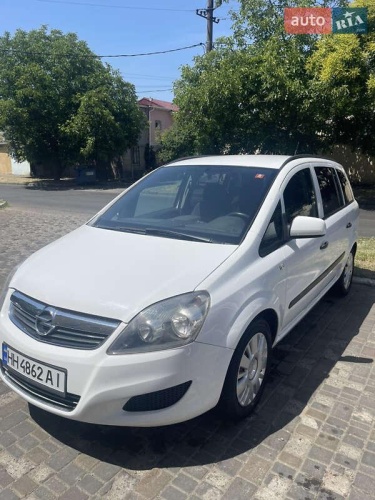 Opel Zafira 2011