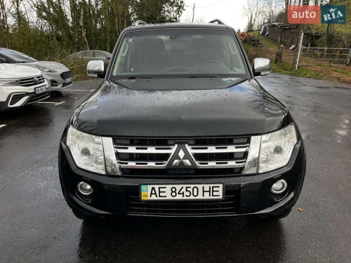 Mitsubishi Pajero Wagon 2013