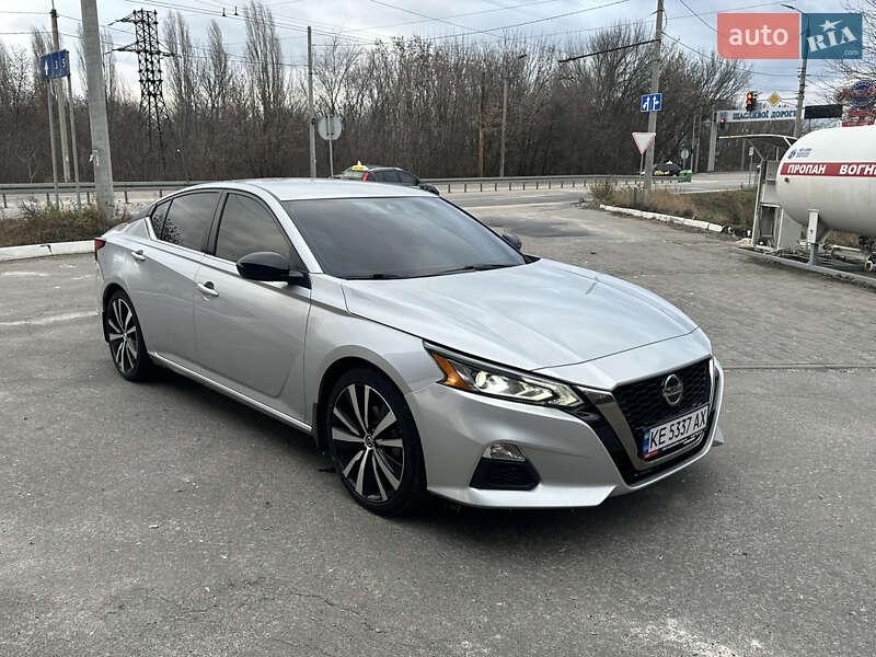 Nissan Altima 2021