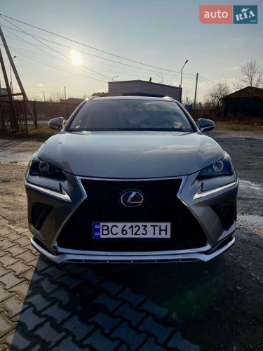 Lexus NX 2020