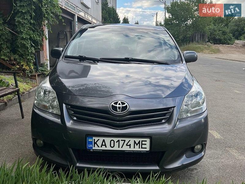 Toyota Verso 2012