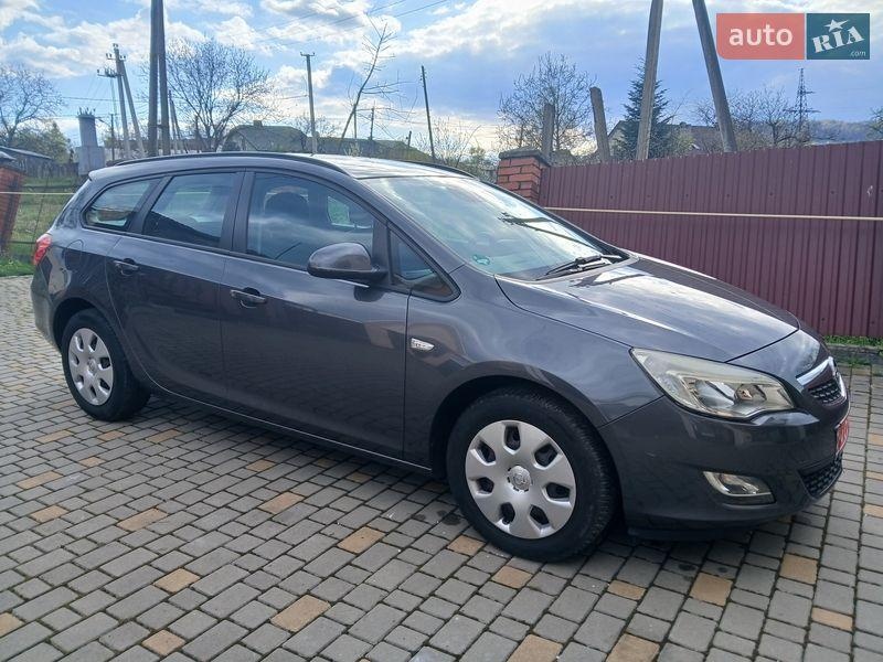 Opel Astra 2011