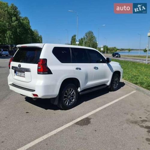 Toyota Land Cruiser Prado 2021