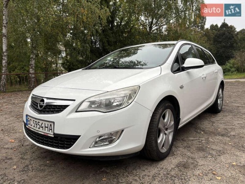 Opel Astra 2011