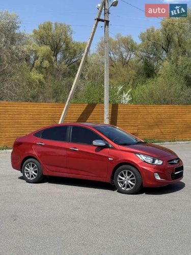 Hyundai Accent 2013