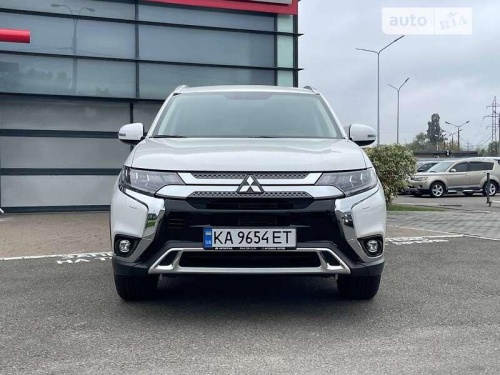 Mitsubishi Outlander 2021