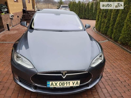 Tesla Model S 2013