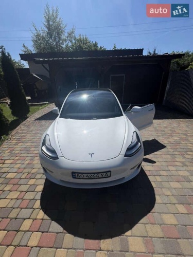 Tesla Model 3 2019