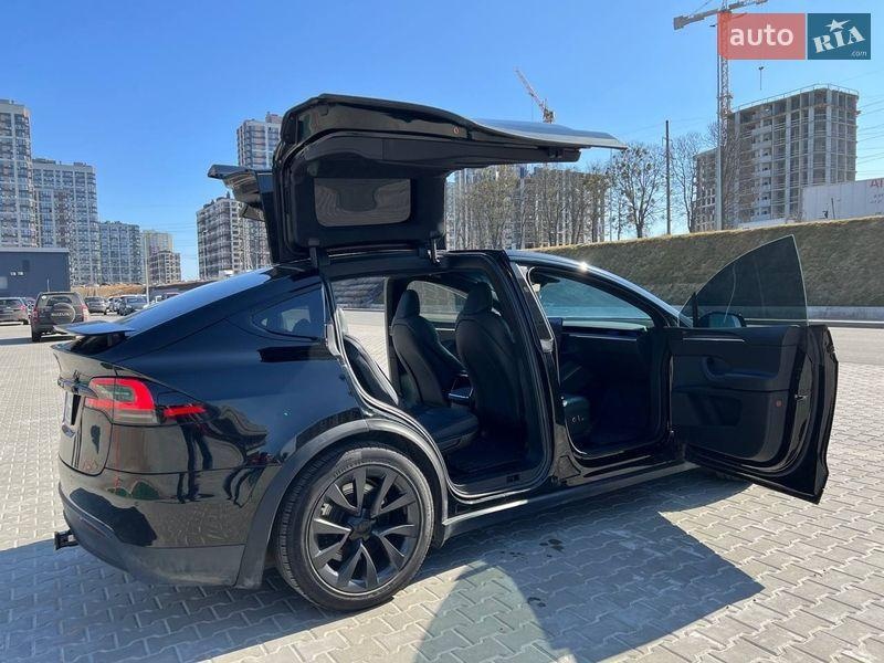 Tesla Model X 2022