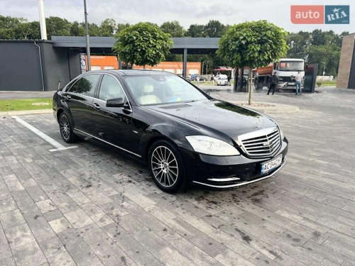 Mercedes-Benz S-Class 2012