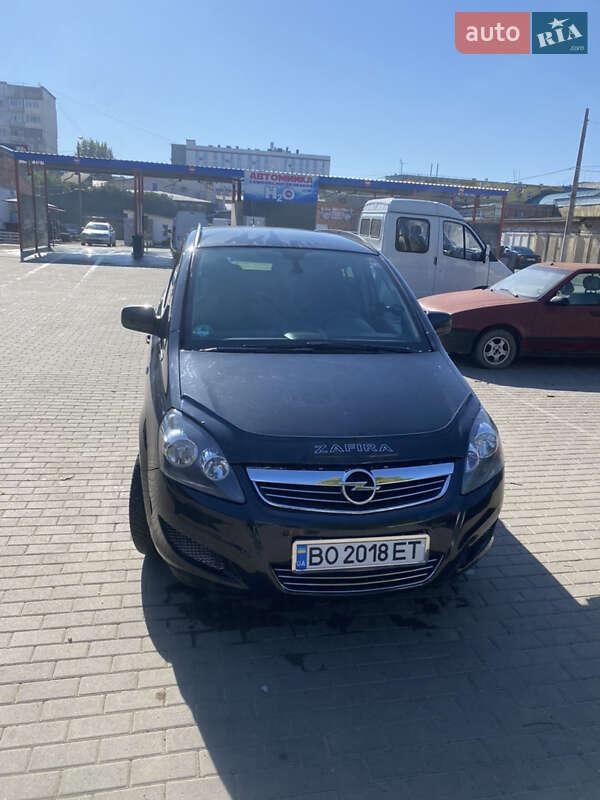 Opel Zafira 2012