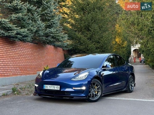 Tesla Model 3 2020