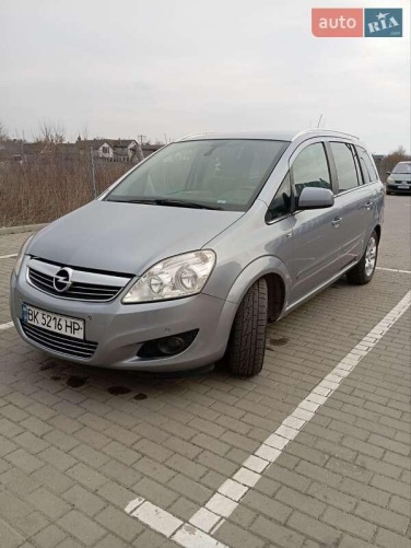 Opel Zafira 2011