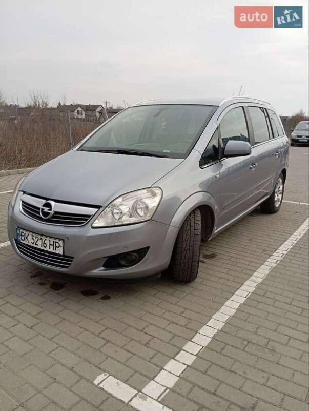 Opel Zafira 2011