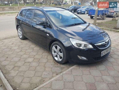 Opel Astra 2011