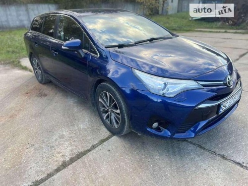 Toyota Avensis 2015