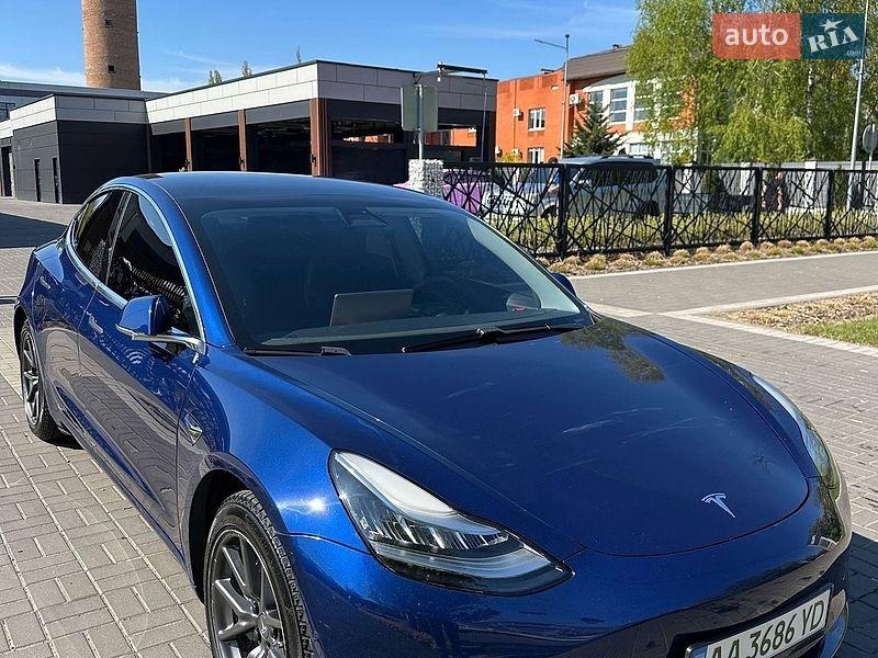 Tesla Model 3 2020