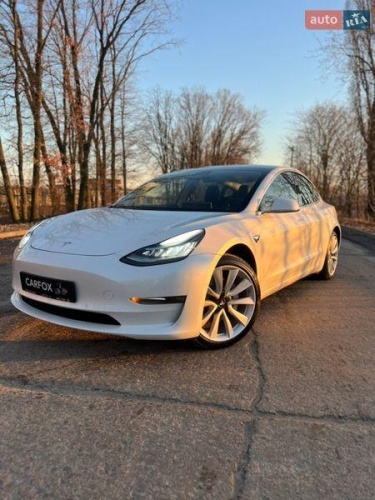 Tesla Model 3 2019