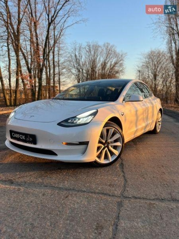 Tesla Model 3 2019