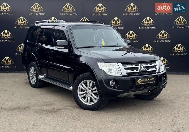Mitsubishi Pajero 2012