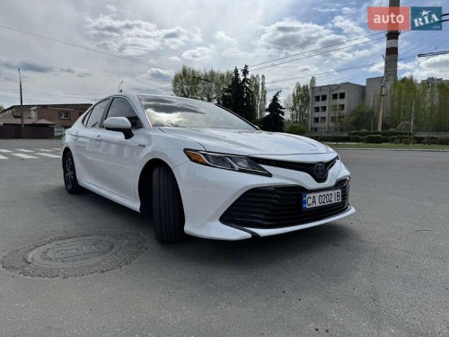 Toyota Camry 2019