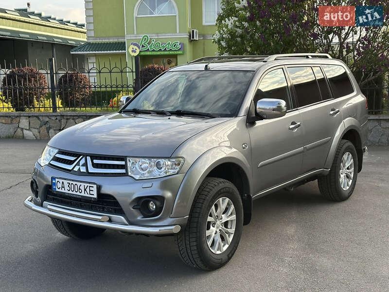 Mitsubishi Pajero 2015