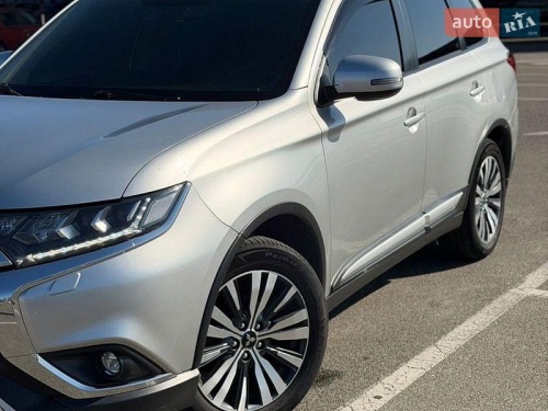 Mitsubishi Outlander 2019