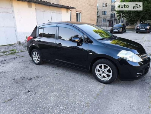 Nissan TIIDA 2012