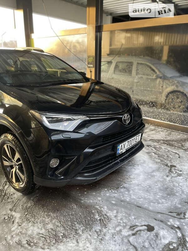 Toyota RAV4 2017