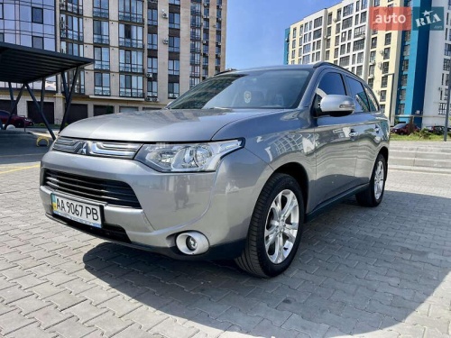 Mitsubishi Outlander 2013