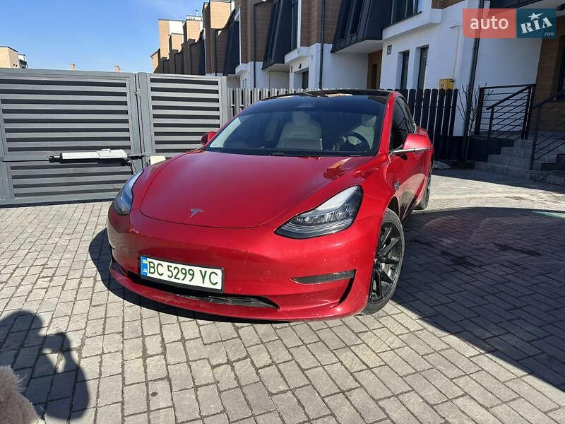Tesla Model 3 2020