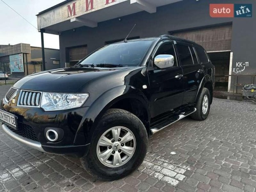 Mitsubishi Pajero Sport 2011