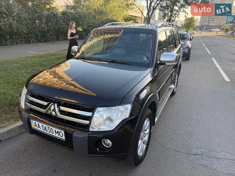 Mitsubishi Pajero Wagon 2011