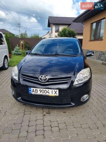 Toyota Auris 2011