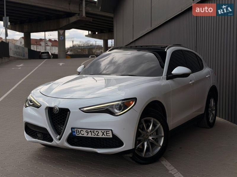 Alfa Romeo Stelvio 2017
