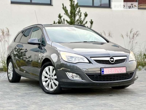 Opel Astra 2012