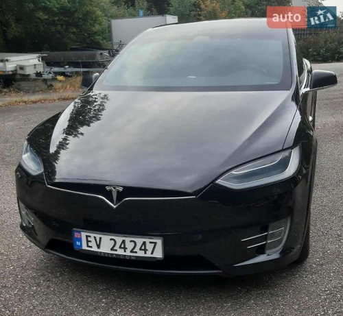 Tesla Model X 2018