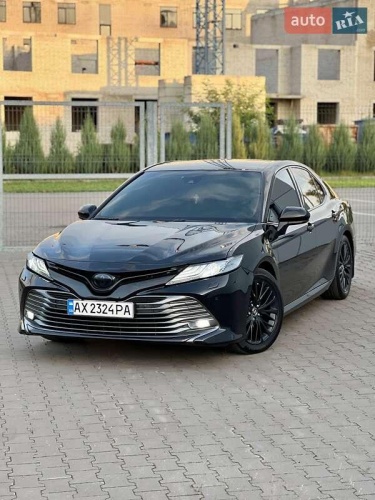 Toyota Camry 2019