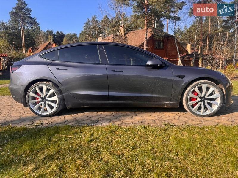 Tesla Model 3 2022