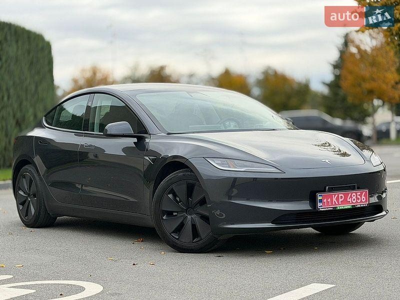 Tesla Model 3 2024